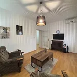 Main Square With Stone Bridge & Old Bazaar View Appartement