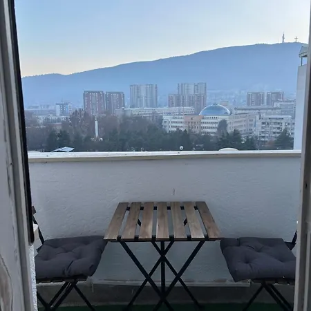 Main Square With Stone Bridge & Old Bazaar View 아파트 *