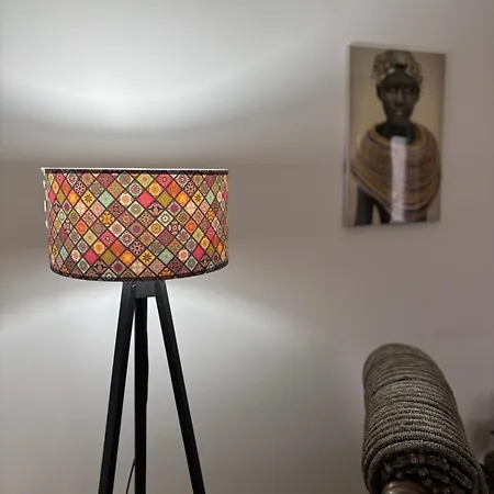 Main Square With Stone Bridge & Old Bazaar View 아파트 *