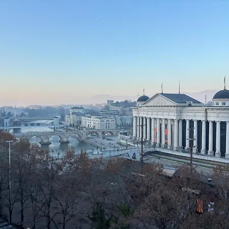 Main Square With Stone Bridge & Old Bazaar View 아파트 스코페
