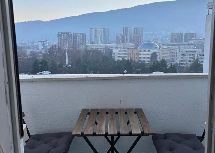 Main Square With Stone Bridge & Old Bazaar View 아파트 *