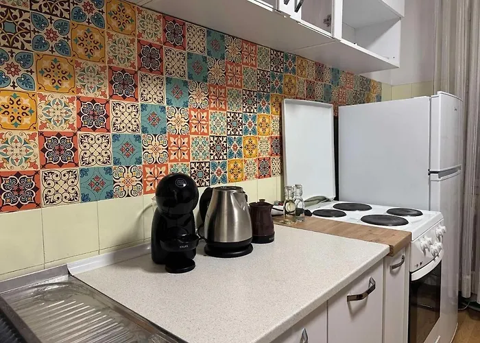 Main Square With Stone Bridge & Old Bazaar View 스코페