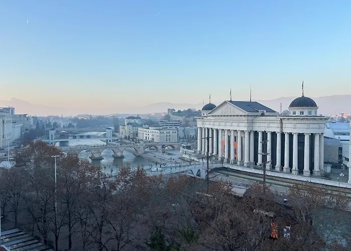 Main Square With Stone Bridge & Old Bazaar View 아파트 스코페