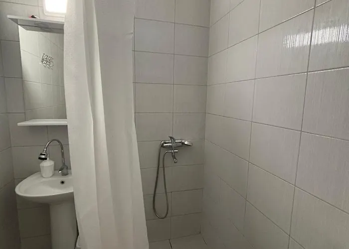 아파트 Main Square With Stone Bridge & Old Bazaar View *